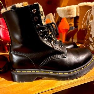 Leopard faux fur tongue doc martens